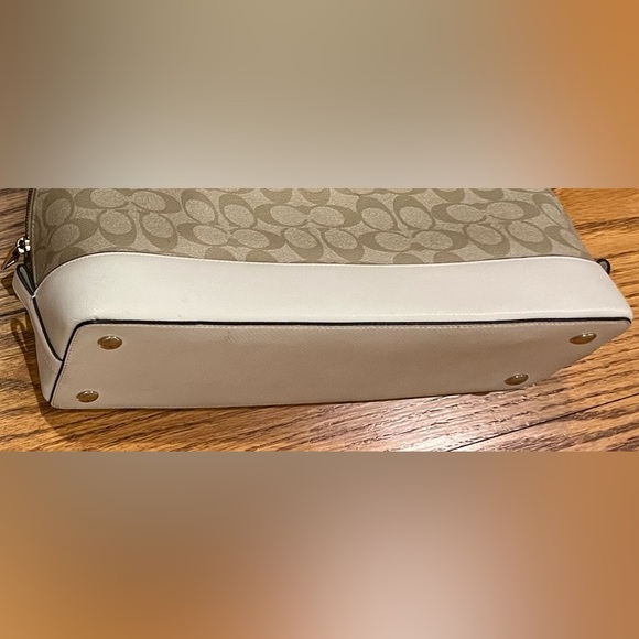 Coach Signature Handbag - Picture 6 of 6